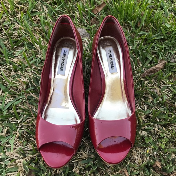 Steve Madden 8.5 Red Peep Toe Wedge - Picture 7 of 10